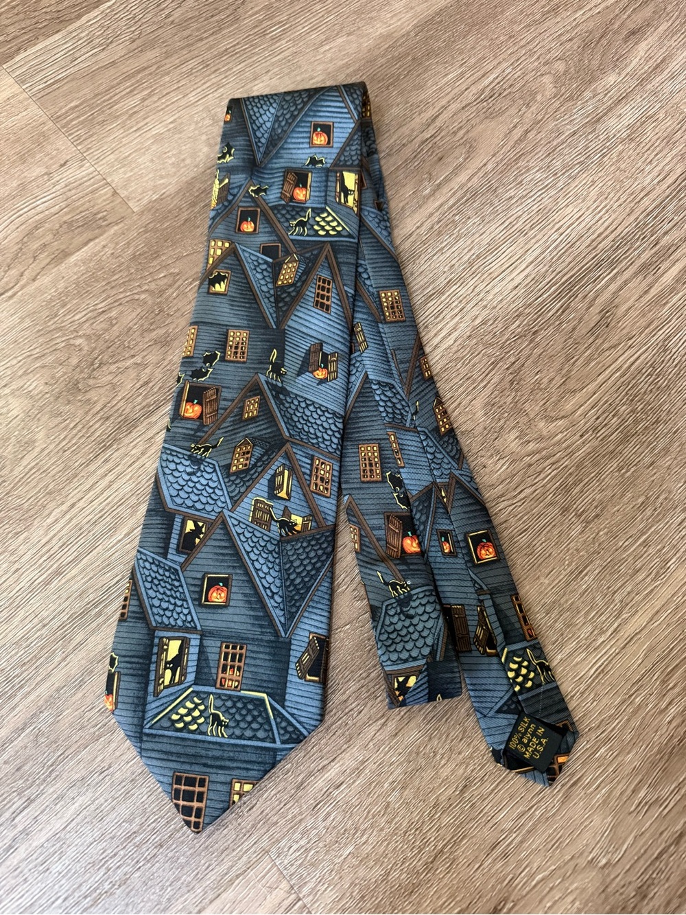 Vintage Alynn Neckwear "Haunted House" Silk Tie Halloween Novelty Spooky Cat